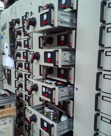 MNSの金属の電力制御の中心の電気配電盤のための覆われた開閉装置LVのパネル サプライヤー
